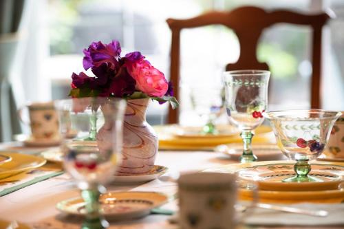 TwiningRetreat in Niagara On The Lake (ON) TwiningRetreat in Niagara On The Lake (ON)
