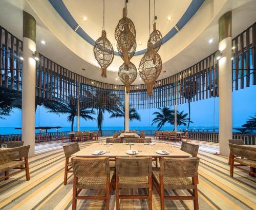 Restaurant, Bansaithong Beach Resort in Bang Saphan Restaurant, Bansaithong Beach Resort in Bang Saphan