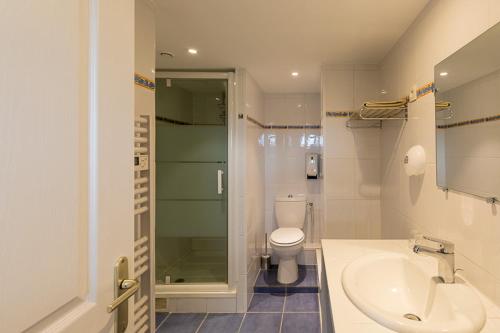 This photo about Hotel Regina Bordeaux Gare Saint-Jean shared on HyHotel.com