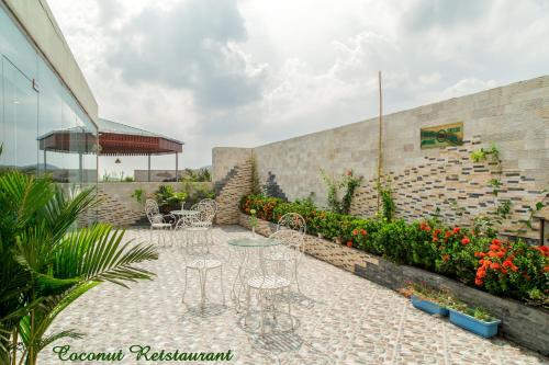 Surrounding environment, Palm Hotel in Thanh Hoá City Center Surrounding environment, Palm Hotel in Thanh Hoá City Center