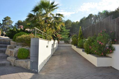 Vestíbul, Villa Sitges La Calma 10 minutes drive Sitges 2 minutes walk Garraf Park AC in Sant Pere de Ribes Vestíbul, Villa Sitges La Calma 10 minutes drive Sitges 2 minutes walk Garraf Park AC in Sant Pere de Ribes