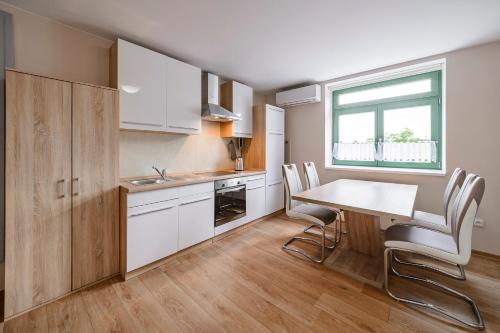 Létesítmények, Slovanský penzion (Slovansky penzion) in Mikulcice Létesítmények, Slovanský penzion (Slovansky penzion) in Mikulcice