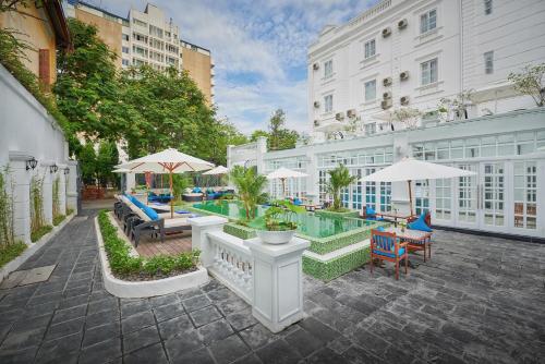 Swimming pool, Manoir Des Arts Hotel in Haiphong Swimming pool, Manoir Des Arts Hotel in Haiphong