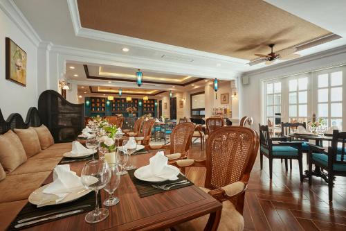 Restaurant, Manoir Des Arts Hotel in Haiphong Restaurant, Manoir Des Arts Hotel in Haiphong