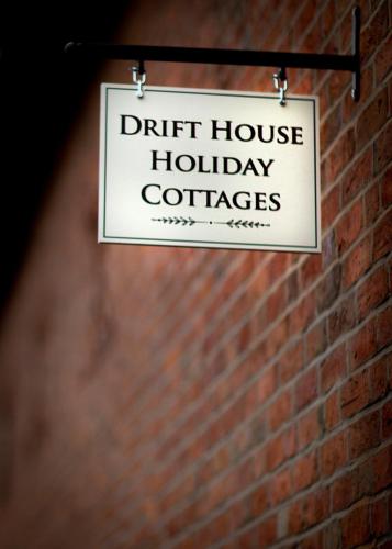 Woodspurge Cottage, Drift House Holiday Cottages in Astbury Woodspurge Cottage, Drift House Holiday Cottages in Astbury