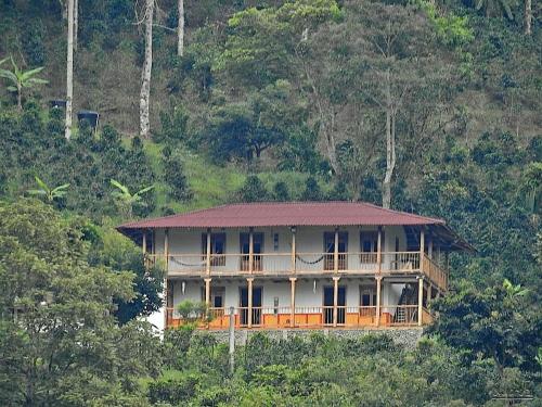 Exterior view, Finca TRADICIONAL EL OTONO in Ibague Exterior view, Finca TRADICIONAL EL OTONO in Ibague