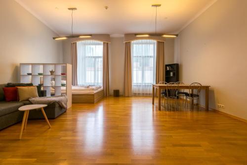 This photo about Parkers Boutique Apartments - Old Town shared on HyHotel.com