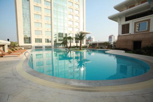 Swimming pool, Guangzhou Panyu China Travel Service Panyu Hotel in Panyu District Swimming pool, Guangzhou Panyu China Travel Service Panyu Hotel in Panyu District