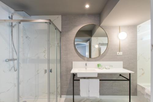 This photo about Hotel Riazor shared on HyHotel.com