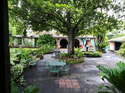 A szálláshely kívülről, La Posada de Suchitlan in Suchitoto A szálláshely kívülről, La Posada de Suchitlan in Suchitoto