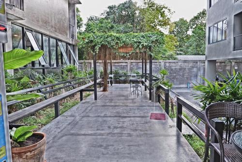 Exterior view, IZEN Budget Hotel & Residences (Plus) near Strawberry Town Exterior view, IZEN Budget Hotel & Residences (Plus) near Strawberry Town