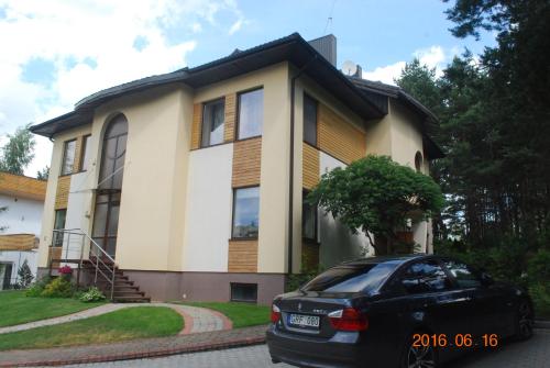 Bejárat, Domina in Antakalnis Bejárat, Domina in Antakalnis