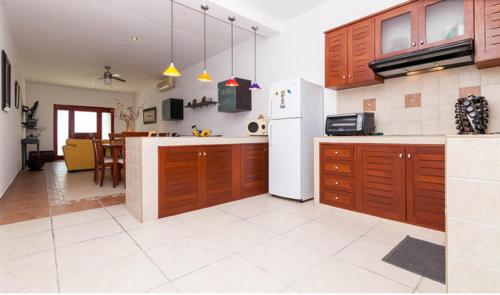 This photo about Condo Cristina By Riviera Rentals shared on HyHotel.com