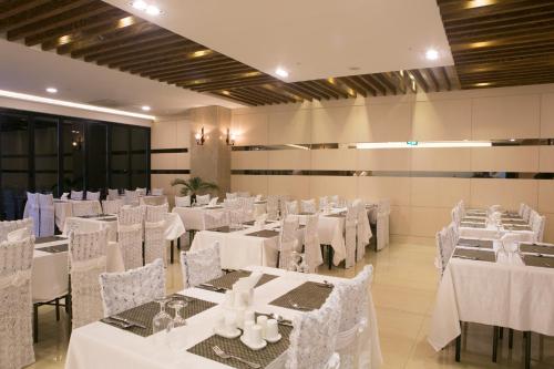 Food and beverages, The Koryo Hotel in Bucheon-si Food and beverages, The Koryo Hotel in Bucheon-si