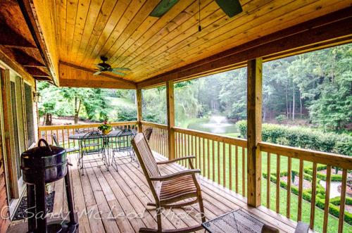 Asheville Cabins of Willow Winds photo 3