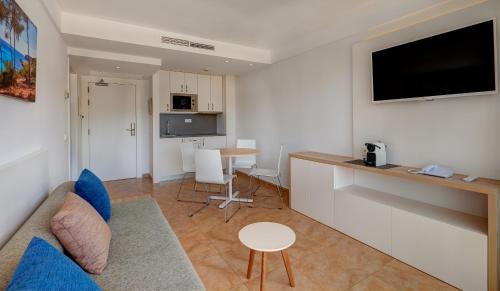 This photo about Apartamentos Cala d'Or Playa shared on HyHotel.com