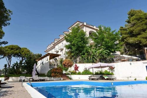 This photo about Hotel Garden Riviera shared on HyHotel.com