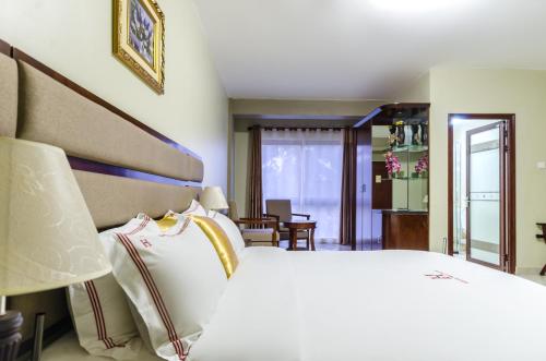 This photo about Hillside Plaza Hotel shared on HyHotel.com