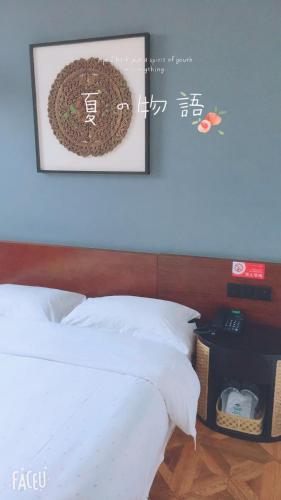 This photo about Hotel Eclair Hankou Railway Station Huaqiao Branch shared on HyHotel.com