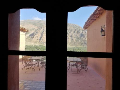 Rodyti, Kasbah Ait Bouguemez in Agutis Rodyti, Kasbah Ait Bouguemez in Agutis