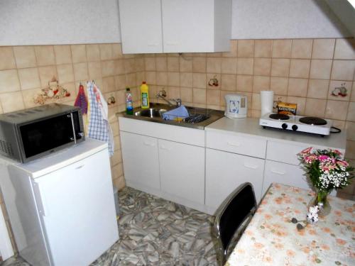 Kitchen, Ferienwohnung Hermsdorf im Erzgebi in Hermsdorf Kitchen, Ferienwohnung Hermsdorf im Erzgebi in Hermsdorf