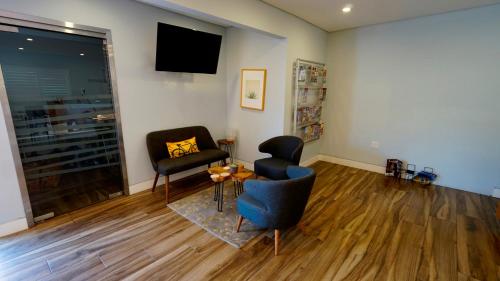 Lobby, El Royale Hotel - Near Universal Studios Hollywood near Universal Studios Hollywood Lobby, El Royale Hotel - Near Universal Studios Hollywood near Universal Studios Hollywood