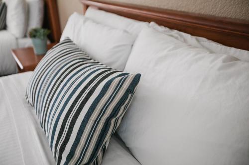 在meiguo.com看到的Inn At Mount Shasta的介绍图片