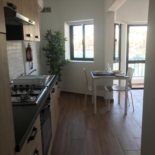 кухня, Sunrise Creek in Марсаскала кухня, Sunrise Creek in Марсаскала