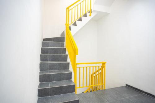 Exterior view, RedDoorz Plus @ Danau Sunter Utara in Sunter Exterior view, RedDoorz Plus @ Danau Sunter Utara in Sunter