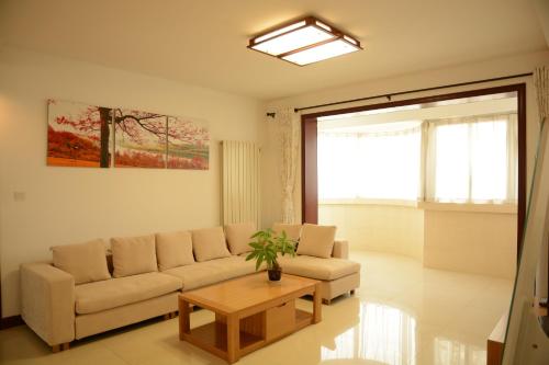 Longmen Apartment