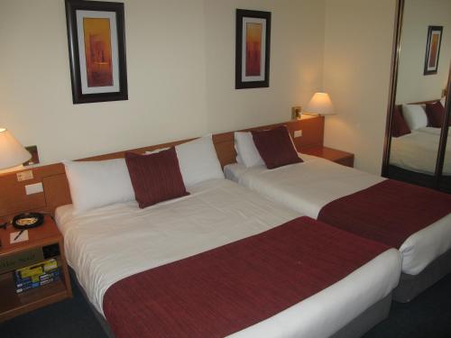 Devere Hotel in Sydney Devere Hotel in Sydney
