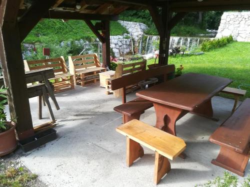 Apartma PR PEKOVCU in Srednja Vas V Bohinju Apartma PR PEKOVCU in Srednja Vas V Bohinju