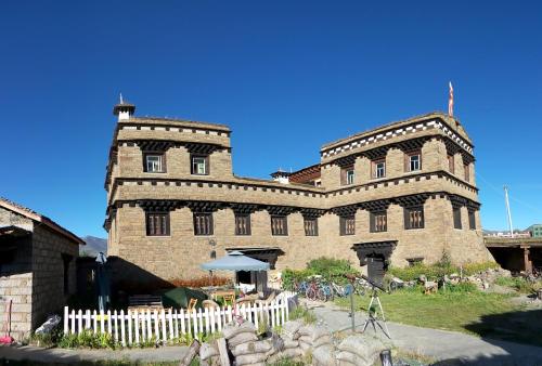 This photo about October Daocheng Youth Hostel shared on HyHotel.com