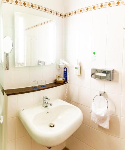 This photo about Hotel Dollnsee-Schorfheide shared on HyHotel.com