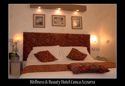 Guestroom, Conca Azzurra Wellness & Beauty Hotel in Ranco Guestroom, Conca Azzurra Wellness & Beauty Hotel in Ranco