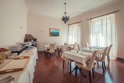 อาหารและเครื่องดื่ม, Hotel Casa Adele in เตาร์มีนาซิตี้เซ็นเตอร์ อาหารและเครื่องดื่ม, Hotel Casa Adele in เตาร์มีนาซิตี้เซ็นเตอร์
