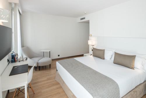 Catalonia Bristol Hotel in Sant Andreu de la Barca Catalonia Bristol Hotel in Sant Andreu de la Barca