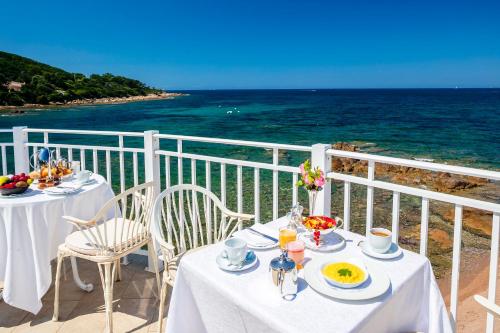 Comida y bebida, Hotel Le Maquis in Porticcio Comida y bebida, Hotel Le Maquis in Porticcio