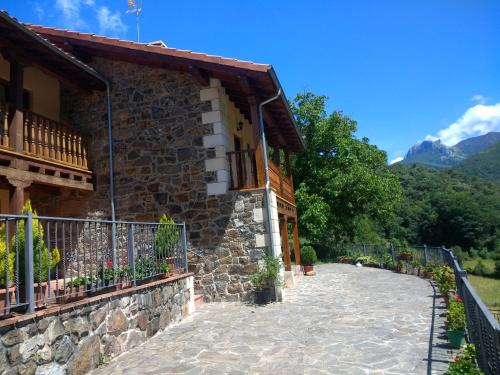 Buitenkant, Viviendas Rurales Aldea de Dosamantes in Pesaguero Buitenkant, Viviendas Rurales Aldea de Dosamantes in Pesaguero