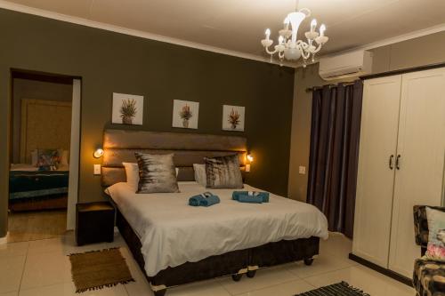 Village Boutique Hotel in Otjiwarongo Village Boutique Hotel in Otjiwarongo