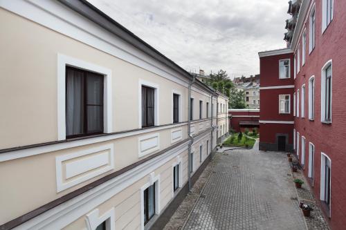 Petrovskij Dvor in بتروجرادسكي دسترك Petrovskij Dvor in بتروجرادسكي دسترك