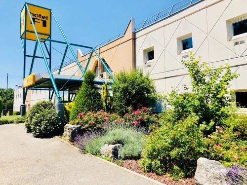 Entrada, hotelF1 Geneve Aeroport Ferney Voltaire in Ferney-Voltaire Entrada, hotelF1 Geneve Aeroport Ferney Voltaire in Ferney-Voltaire