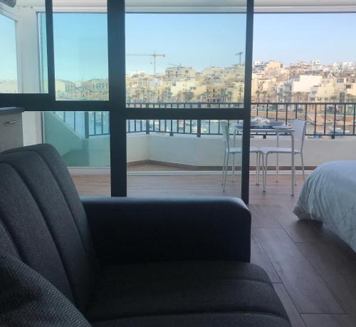 Вид, Sunrise Creek in Марсаскала Вид, Sunrise Creek in Марсаскала