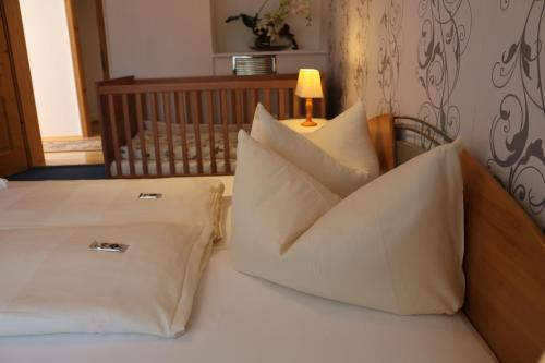 Hotel-Gasthof Zur Rose in Weissenhorn Hotel-Gasthof Zur Rose in Weissenhorn