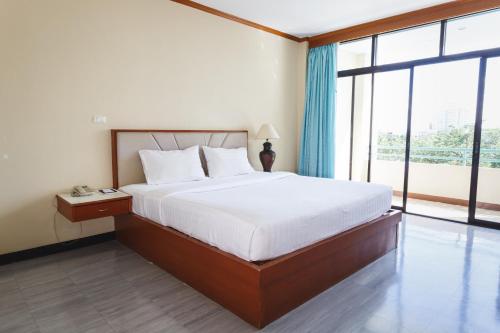 Surin Majestic Hotel in Surin Surin Majestic Hotel in Surin