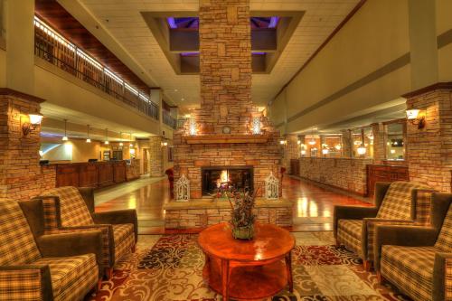 Lobby, The Ramsey Hotel and Convention Center in Pigeon Forge (TN) Lobby, The Ramsey Hotel and Convention Center in Pigeon Forge (TN)