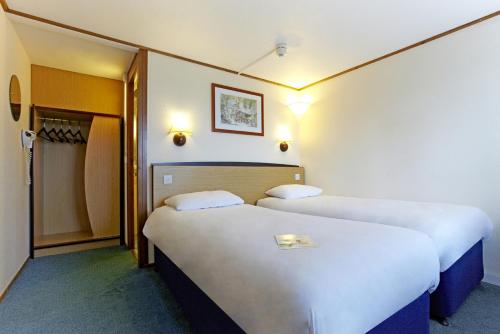 Guestroom, The Crossway Hotel, Part of AG Collection in Coventry Guestroom, The Crossway Hotel, Part of AG Collection in Coventry