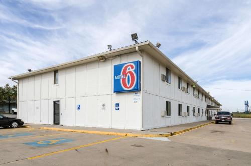 在meiguo.com看到的Motel 6 Emporia的介绍图片