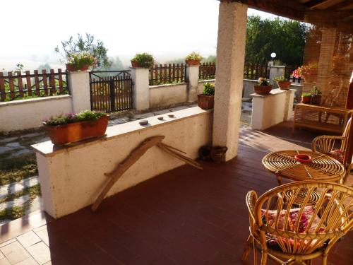 Balcony/terrace, B&B Colle di Terria Country House in Contigliano Balcony/terrace, B&B Colle di Terria Country House in Contigliano