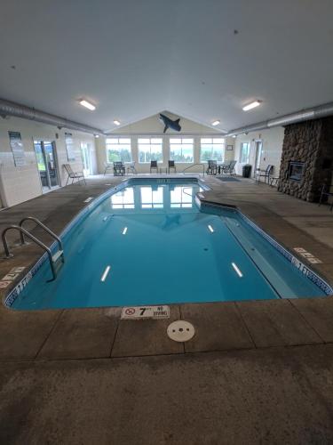 Swimming pool, Rangeley Saddleback Inn in Rangeley (ME) Swimming pool, Rangeley Saddleback Inn in Rangeley (ME)